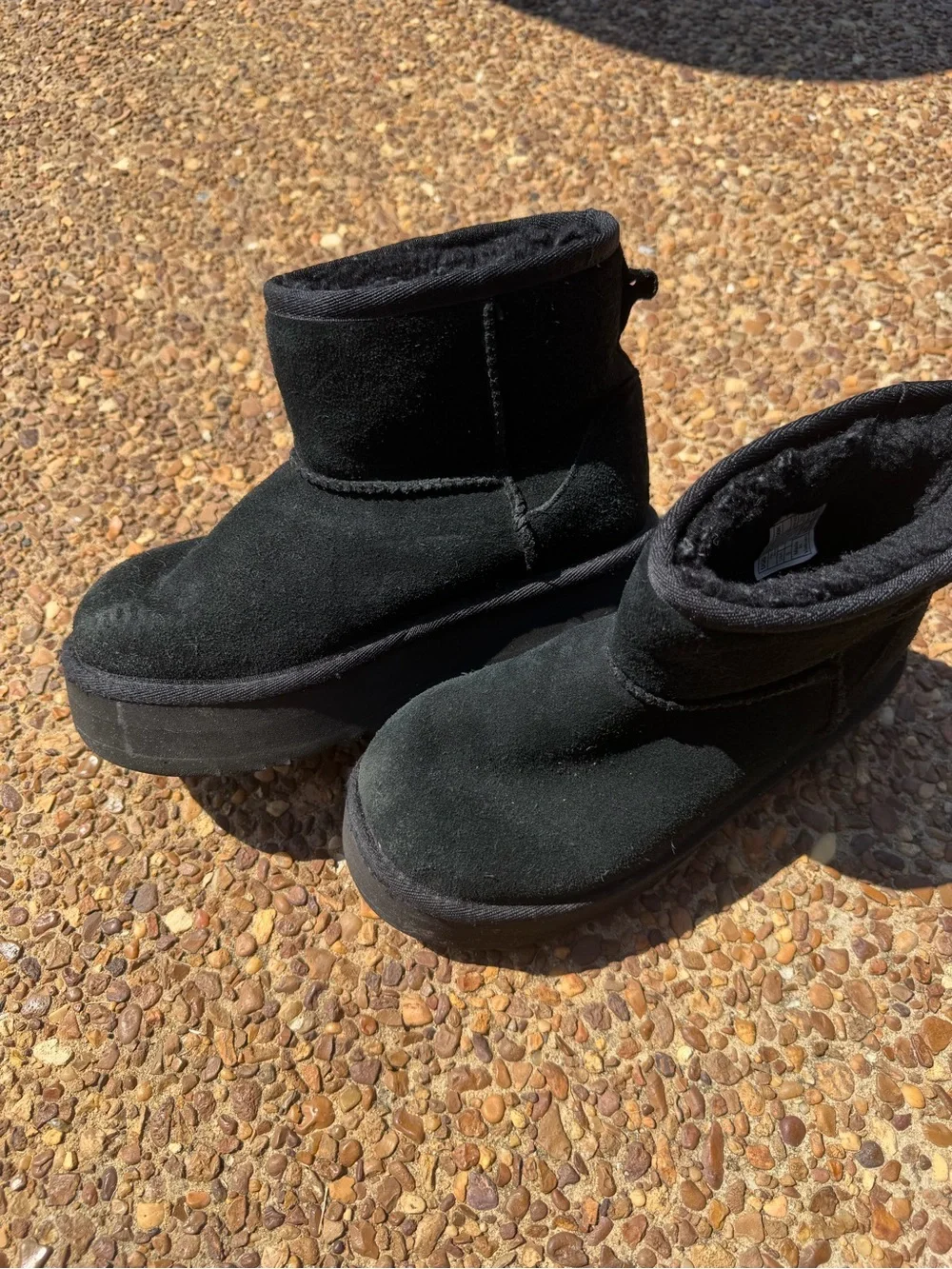 UGG Classic Mini Platform Boot Black Ankle Bootie Girl’s Size 3